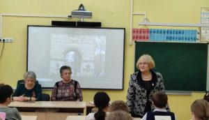 Представители Совета ветеранов Красной Пахры и руководство «Боевого братства» организовали «Урок мужества». Фото: официальный Telegram-канал Краснопахорского Совета ветеранов