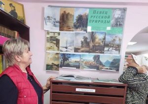 Выставку-вернисаж в честь Алексея Саврасова открыли для посещения в библиотеке поселка Минзаг. Фото: официальная страница ДК «Звездный» в социальных сетях