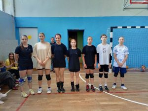 Спортсменки из Краснопахорского заняли первое место на турнире по волейболу. Фото предоставил тренер по волейболу Игорь Белослюдов