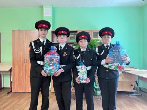 «Добрые крышечки»: ученики из школы №2075 стали участниками экологической акции. Фото: официальная страница школы №2075 в социальных сетях