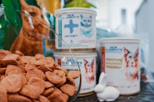 Вся продукция проходит тщательную проверку, поэтому она соответствует нормам и позволяет поддерживать здоровье питомцев. Фото: пресс-служба Департамента торговли и услуг города Москвы