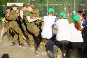 Сотрудники ЦКС «Медведь» организовали военно-спортивную игру «ГридинЪ» в Краснопахорском районе. Фото: Анна Быкова, «Вечерняя Москва»