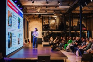 «Мосволонтер» приглашает пройти обучение на бесплатных курсах. Фото: пресс-служба Комитета общественных связей и молодежной политики города Москвы