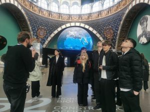 Экскурсию на ВДНХ организовали для учеников школы №2075. Фото: официальная страница школы №2075 в социальных сетях