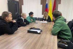 Участники МП Краснопахорского района организовали заседание. Фото: официальная страница МП Краснопахорского района в социальных сетях