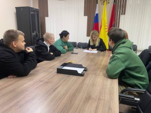 Участники МП Краснопахорского района организовали заседание. Фото: официальная страница МП Краснопахорского района в социальных сетях