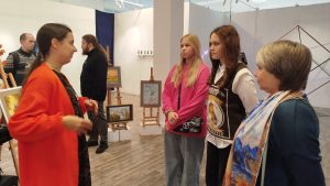 Встречу с художницей организовали в школе-пансионе «Плесково». Фото: официальна страница МК РГО «Плесково» в социальных сетях