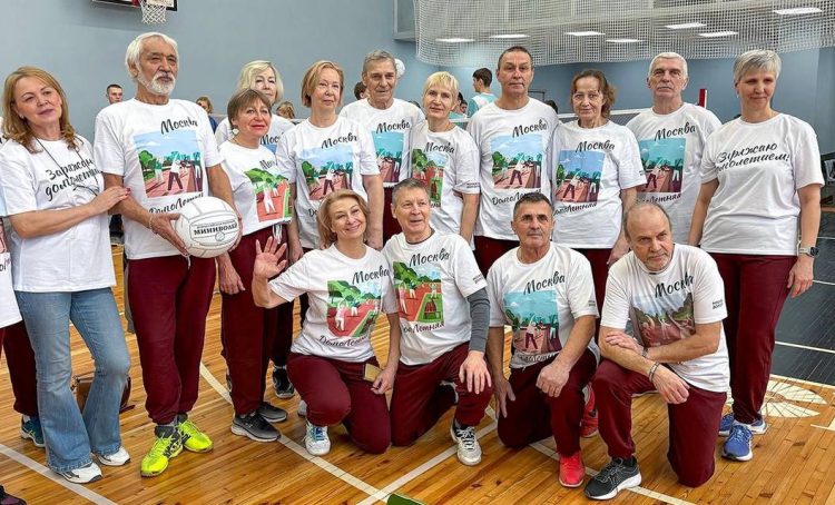 Команды «Московского долголетия» представили столицу на Всероссийском фестивале миниволей. Фото: пресс-служба Департамента труда и социальной защиты населения города Москвы
