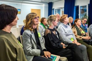 Записаться на занятия можно онлайн на портале mos.ru или лично в любом центре московского долголетия. Фото: пресс-служба Департамента труда и социальной защиты населения города Москвы