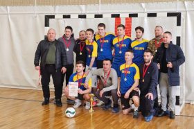 Футболисты Спортивного клуба «Заря» получили первое место в турнире по мини-футболу. Фото: официальная страница ГБУ ДО МКСШ «Новая Москва» в социальных сетях