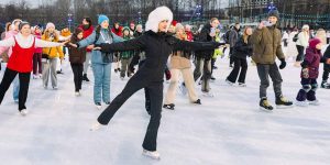 Москвичей приглашают на лед: мастер-классы с фигуристами и массовые тренировки пройдут на катках столицы. Фото: пресс-служба Департамента спорта города Москвы