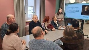 В Центре московского долголетия Краснопахорского района. Фото: официальная страница Музея истории-усадьбы Александрово-Щапово в социальных сетях